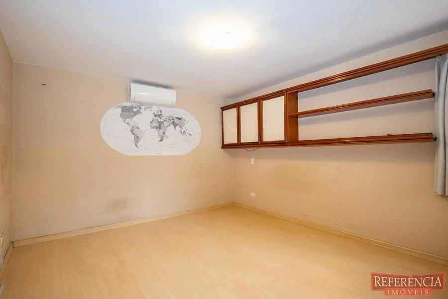House, 550 m², with a walk-in closet — photo 34
