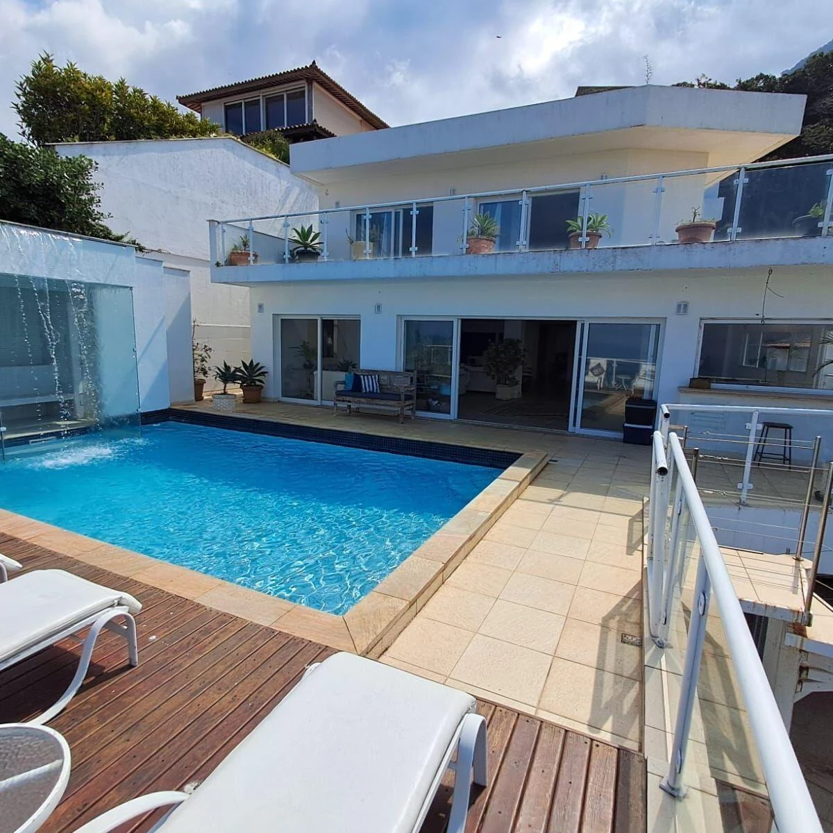 Furnished 4-bedroom house with 1450 m² and 4 parking — photo 8