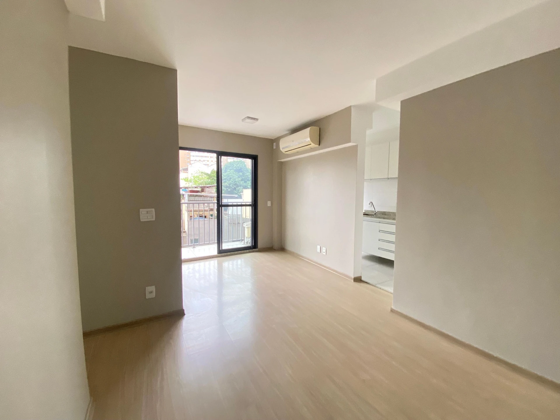 Apartment, 55 m², with wood or laminate floors — photo 17