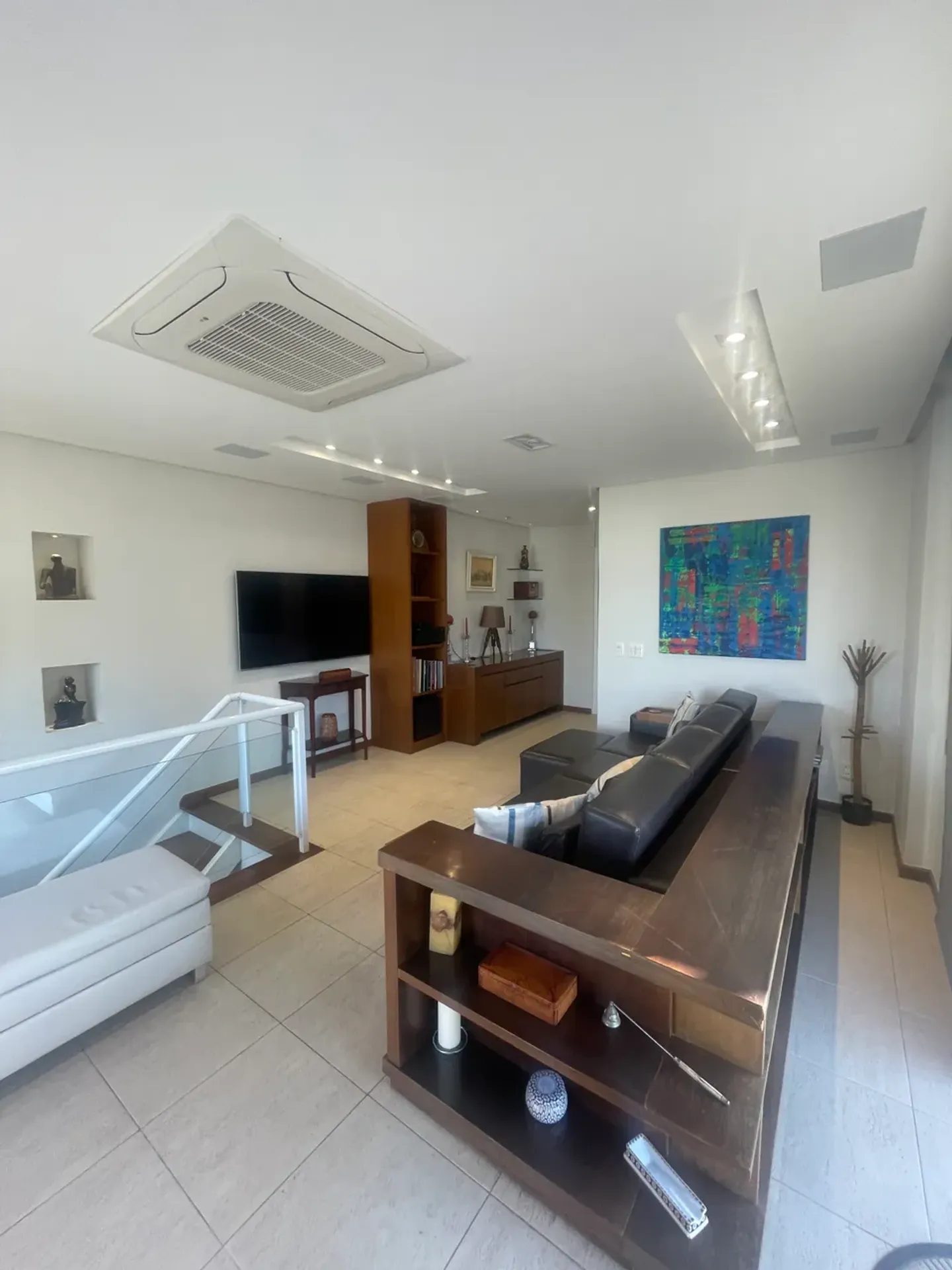 Furnished apartment with 4 bedrooms and 4 bathrooms — photo 23