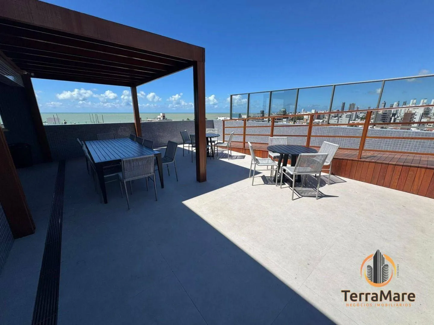 Apartamento de 2 quartos com suíte e 55 m²