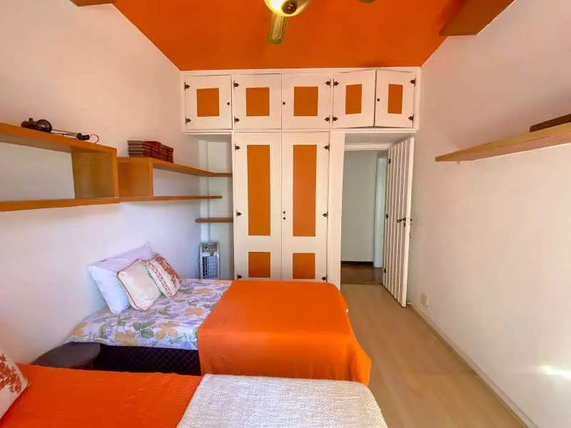 Triplex penthouse with 4 bedrooms and a balcony — photo 10