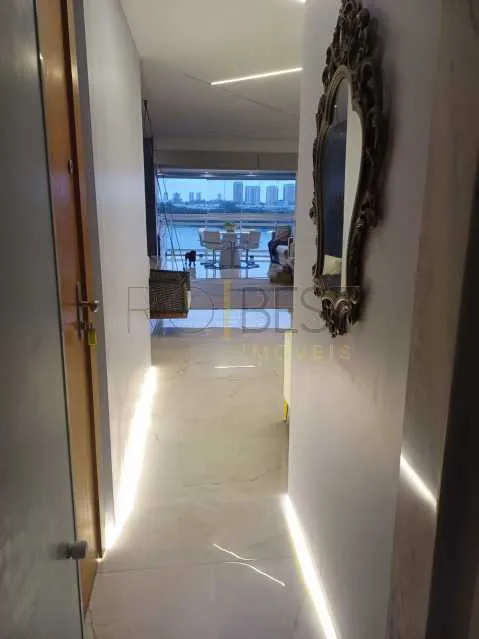 Furnished 3-bedroom apartment with enclosed balcony — photo 12