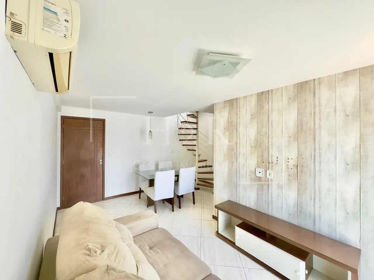 Furnished 3-bedroom apartment with balcony — photo 8