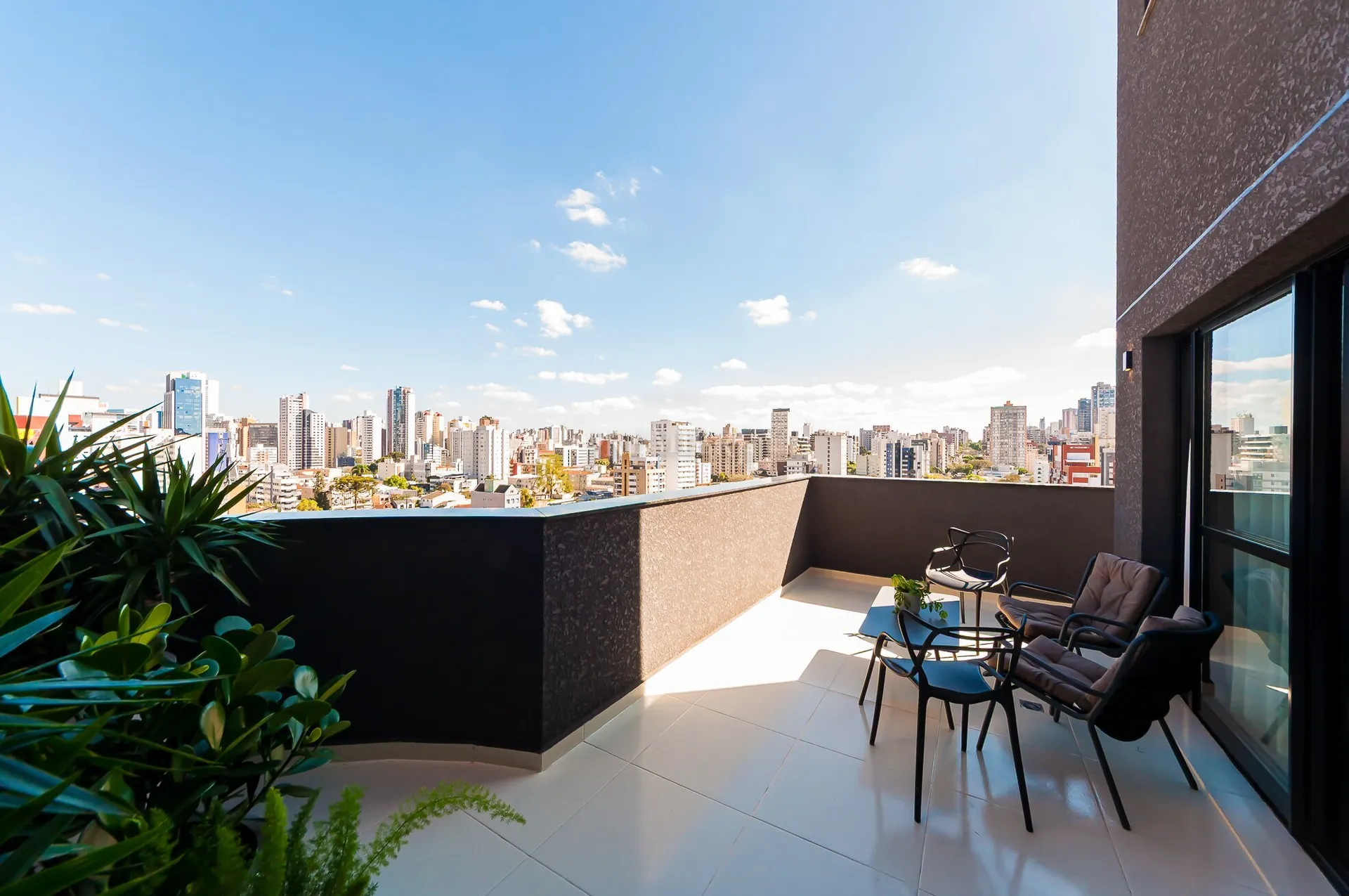Furnished apartment, 151 m², with floor-to-ceiling windows — photo 7