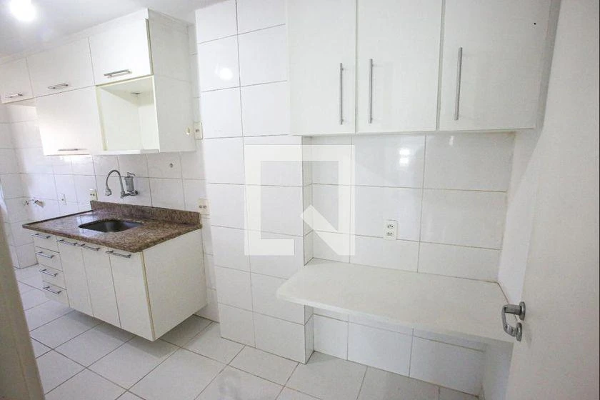 Balcony with a grill in a 3-bedroom apartment, 131 m² — photo 5