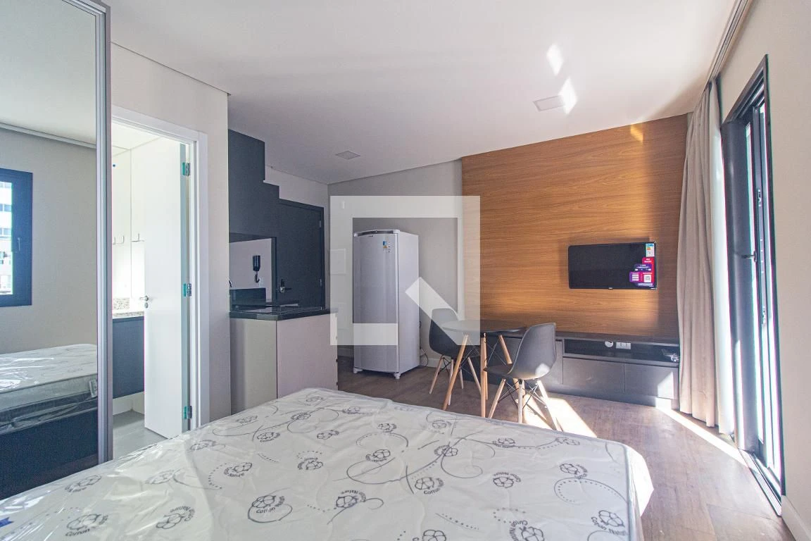 Furnished studio in a building with an indoor pool