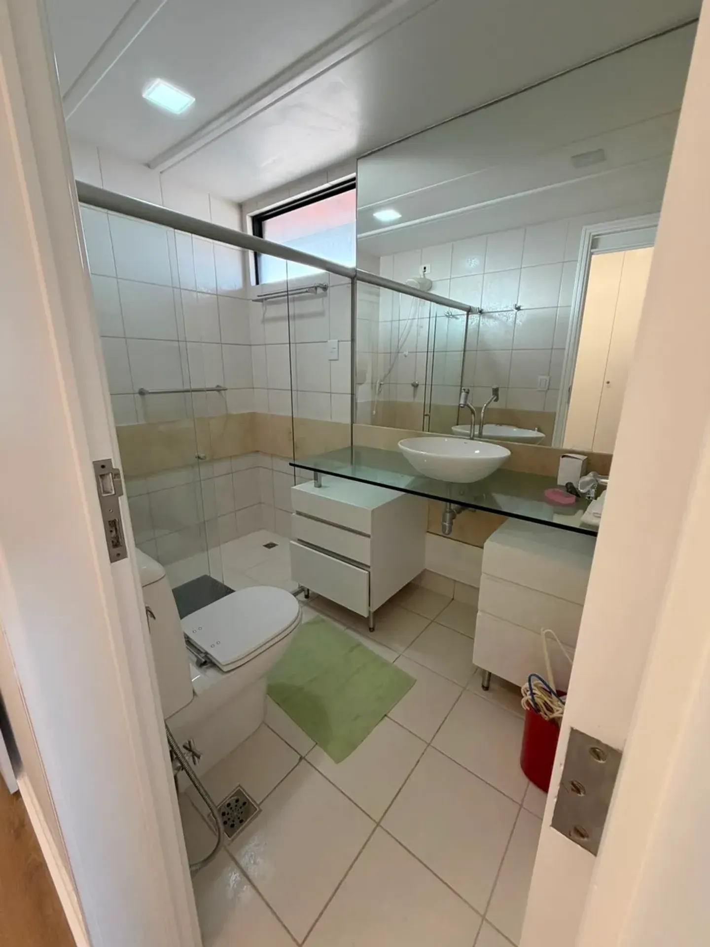 3-bedroom apartment with a water view — photo 4
