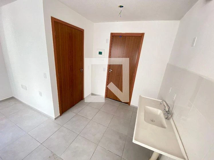 One-bedroom apartment in a building with a pool — photo 31
