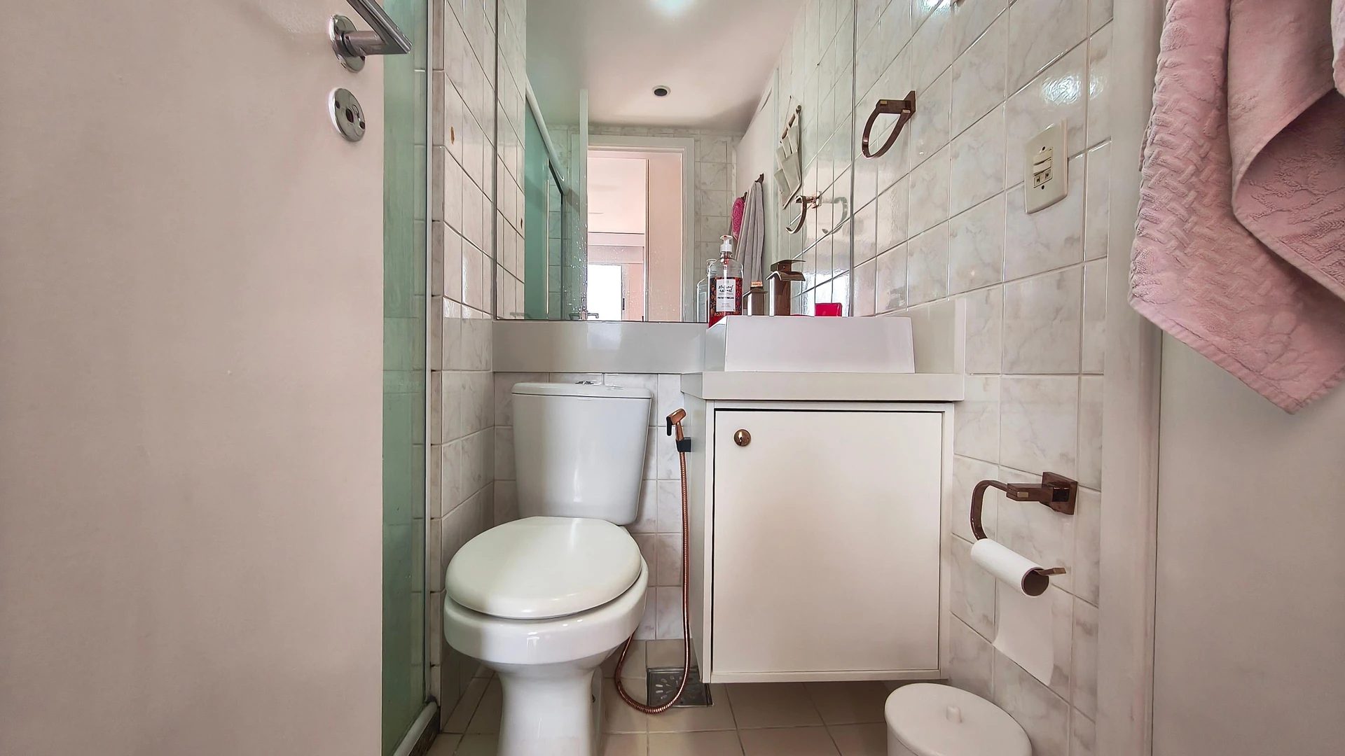 3-bedroom apartment with a mountain view in Rio de Janeiro — photo 29