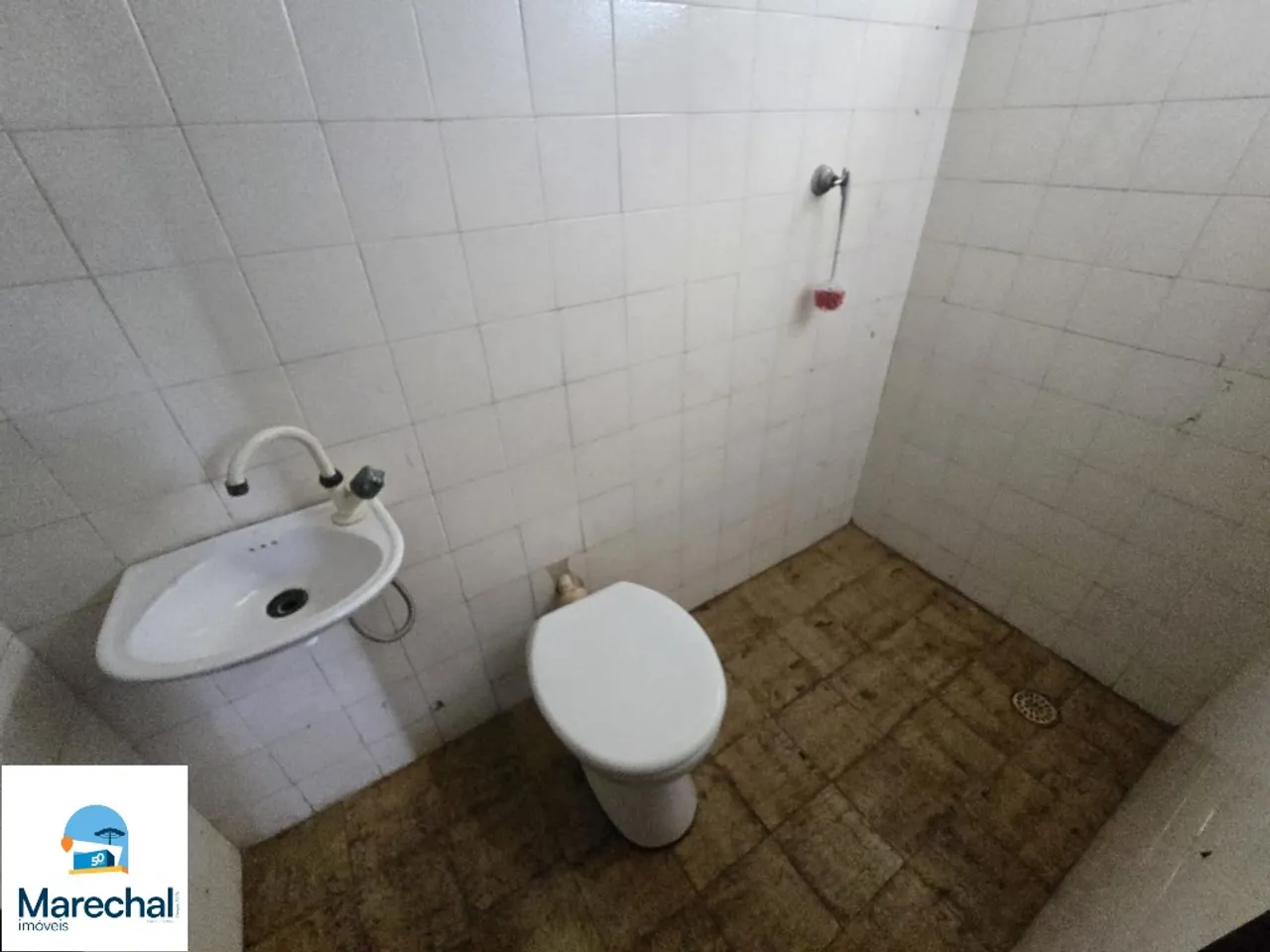 House with 3 bedrooms, 1 en-suite and 4 parking spots — photo 10