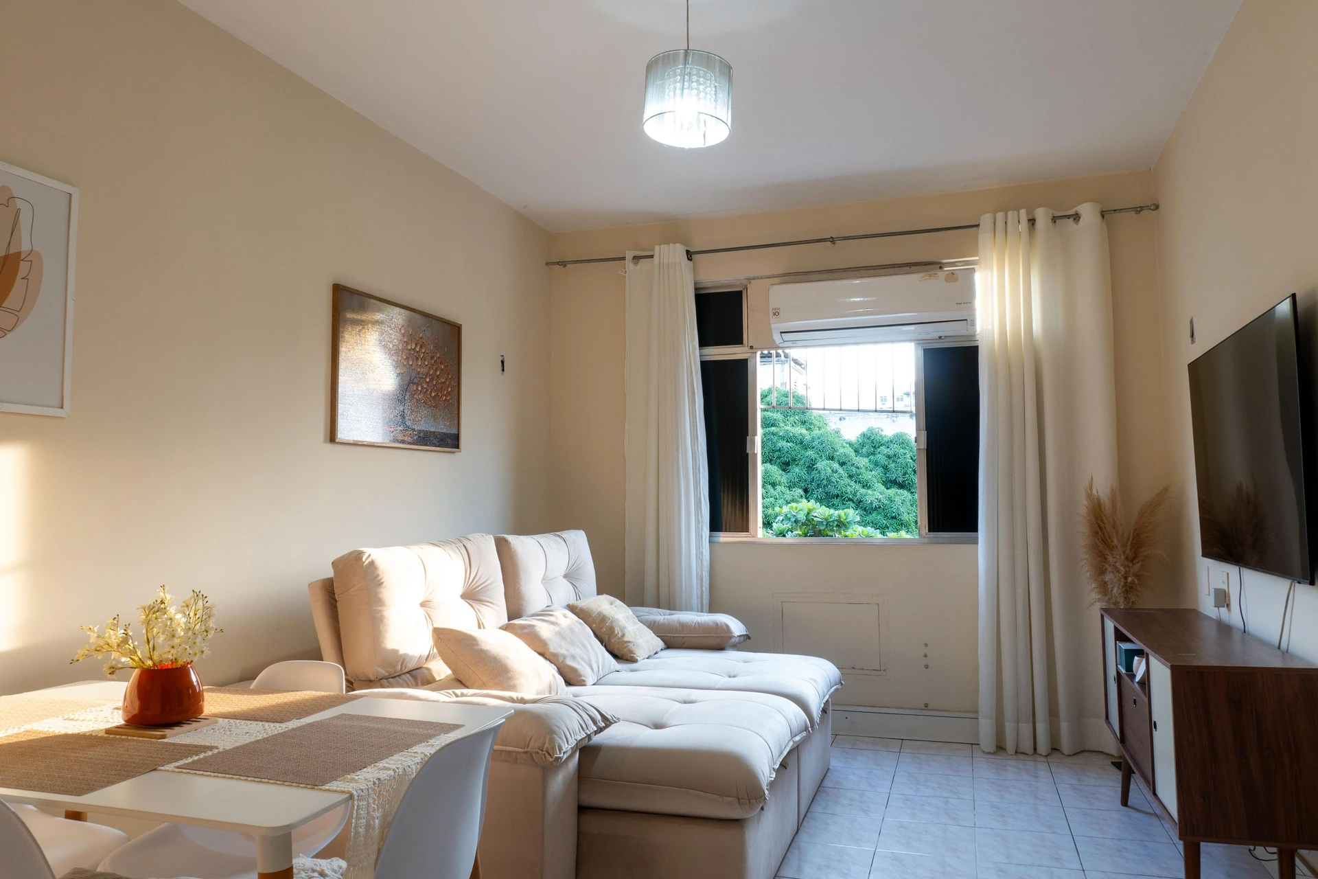 Furnished 3-bedroom apartment with 2 bathrooms — photo 13