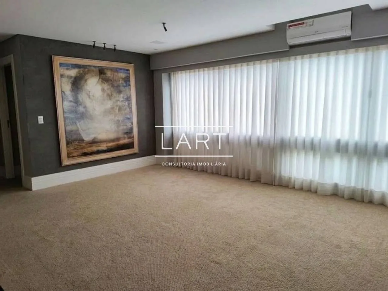Furnished apartment, 250 m², with floor-to-ceiling windows — photo 27