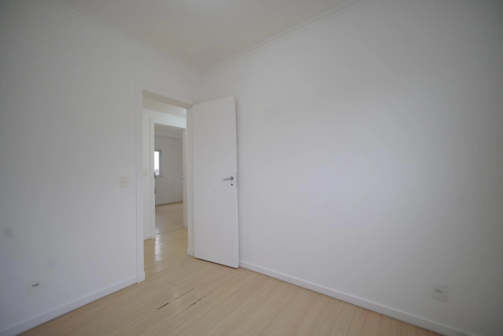 Apartment, 86 m², with wood or laminate floors — photo 18
