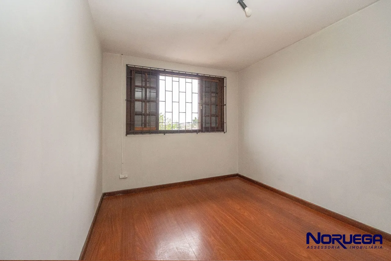 House with a closed kitchen and 3 bedrooms — photo 17