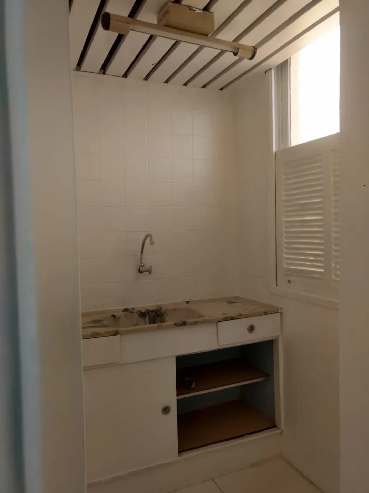 Unfurnished 2-bedroom apartment on 13th floor, 80 m² — photo 6