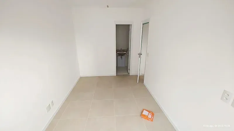 Apartamento sem mobília com vista para a cidade e montanhas — photo 20