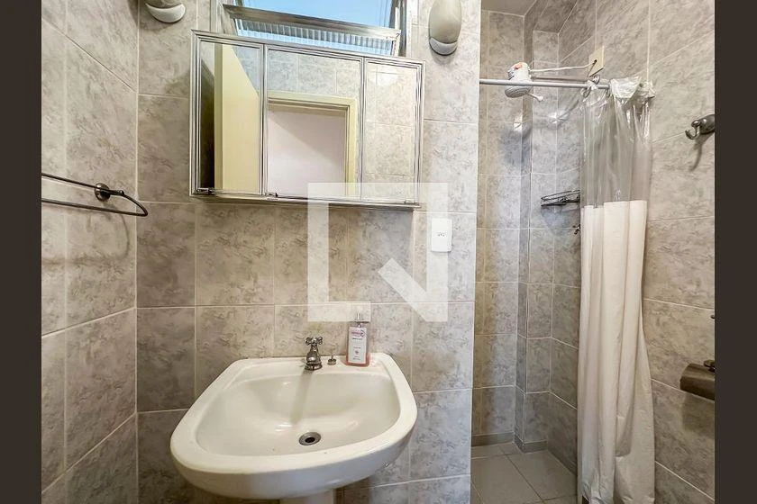 4-bedroom apartment with 3 bathrooms and 206 m² — photo 40