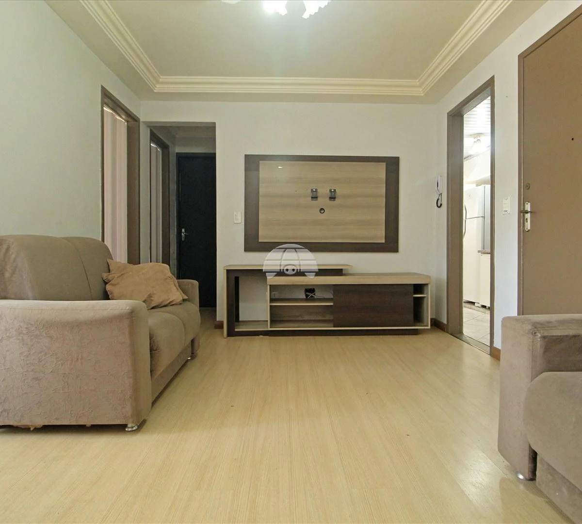 3-bedroom apartment with a washing machine