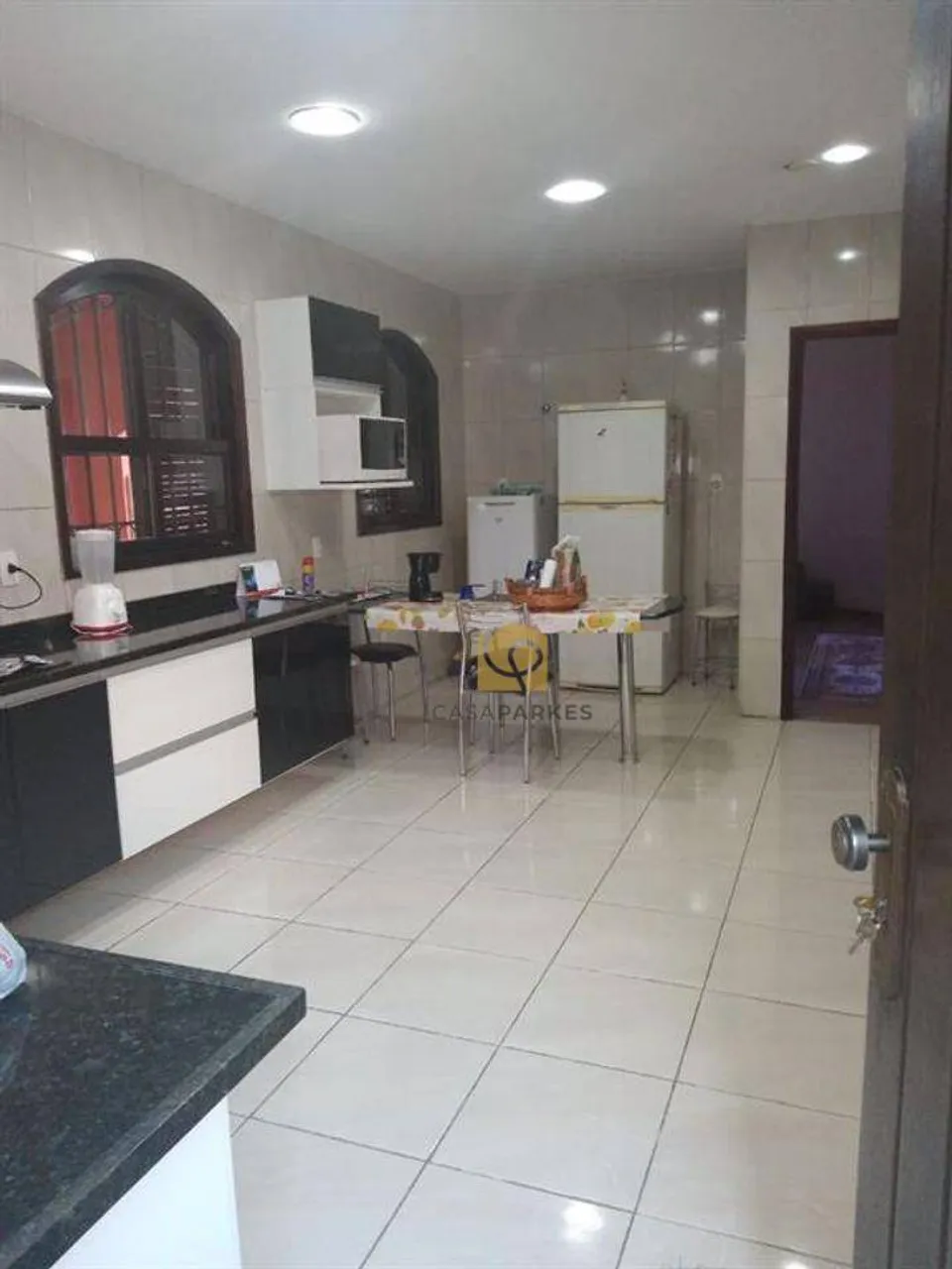 Casa mobiliada com varanda, 3 dormitórios e 290 m² — photo 16