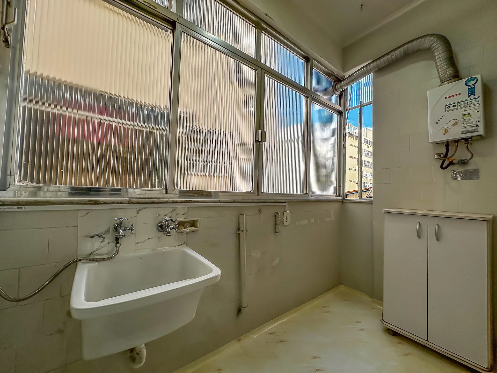 Apartment with 3 bedrooms and 2 bathrooms — photo 25