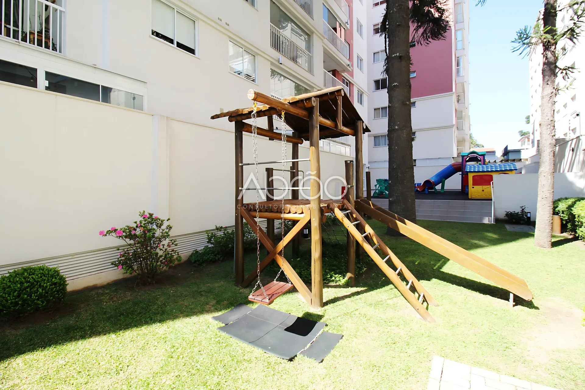 Spacious 3-bedroom apartment with 3 bathrooms — photo 27