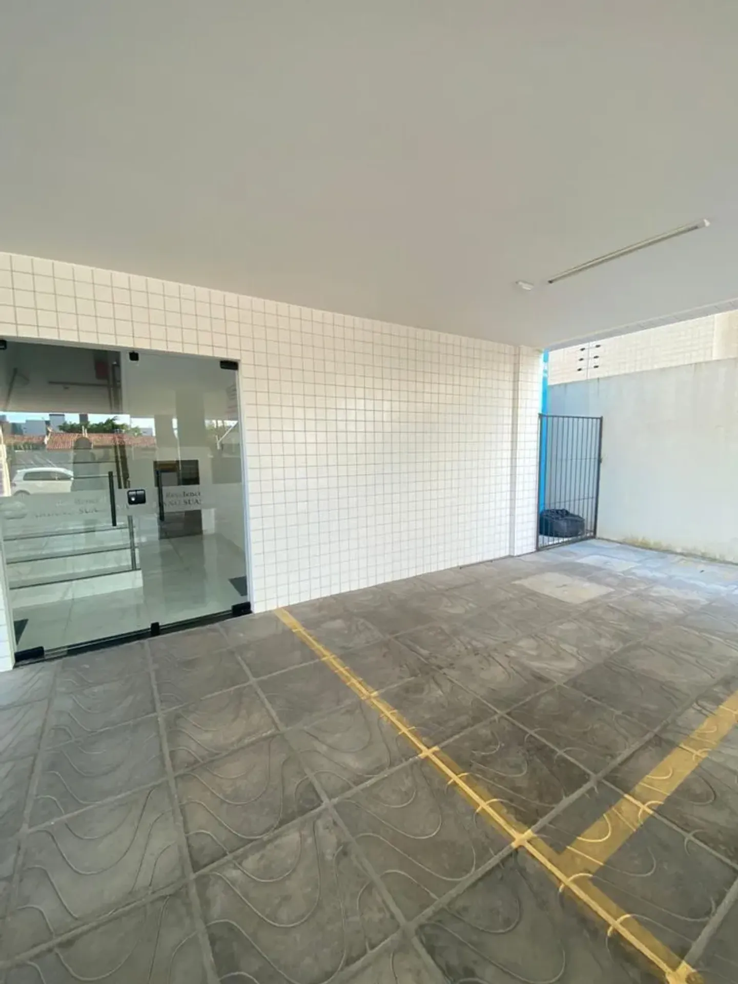 Ground-floor furnished apartment with 2 bedrooms and 2 baths — photo 15