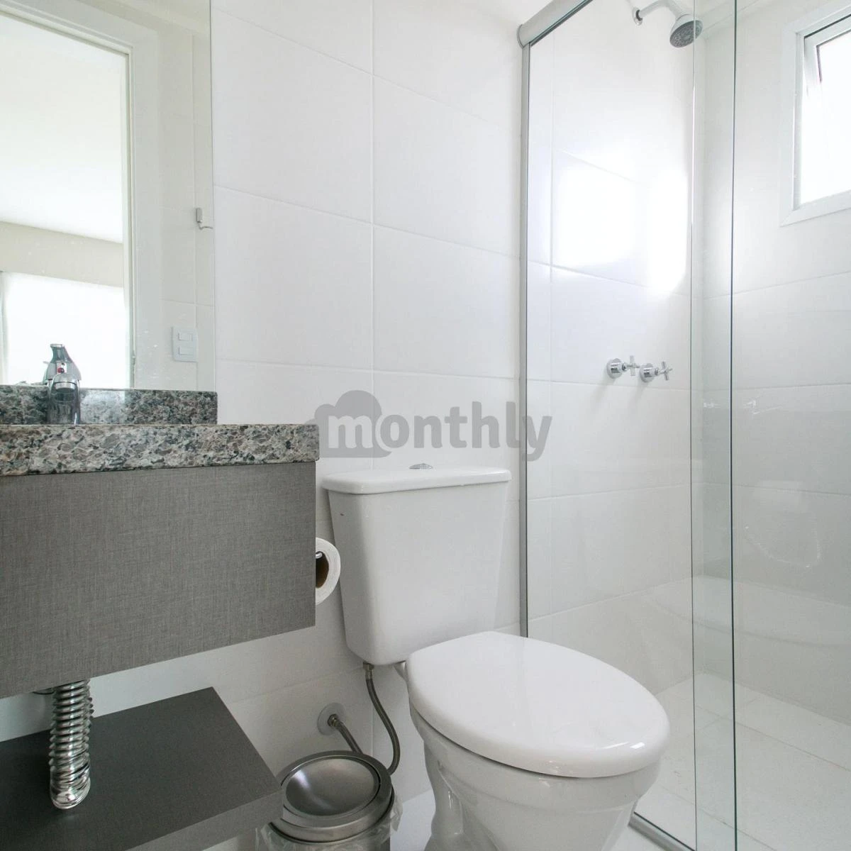 One-bedroom apartment with a washing machine — photo 8