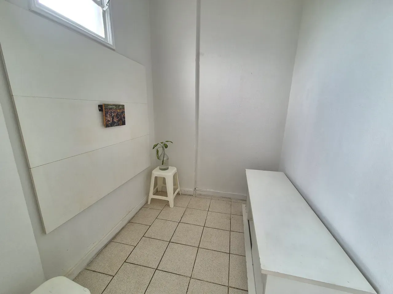 Unfurnished 4-bedroom apartment with a private garden — photo 26