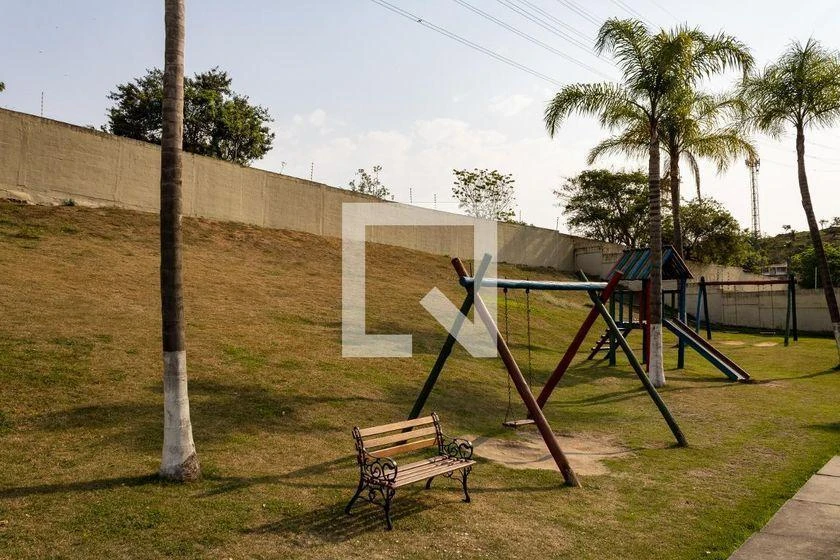 Apartamento de 2 quartos em condomínio com piscina — photo 32