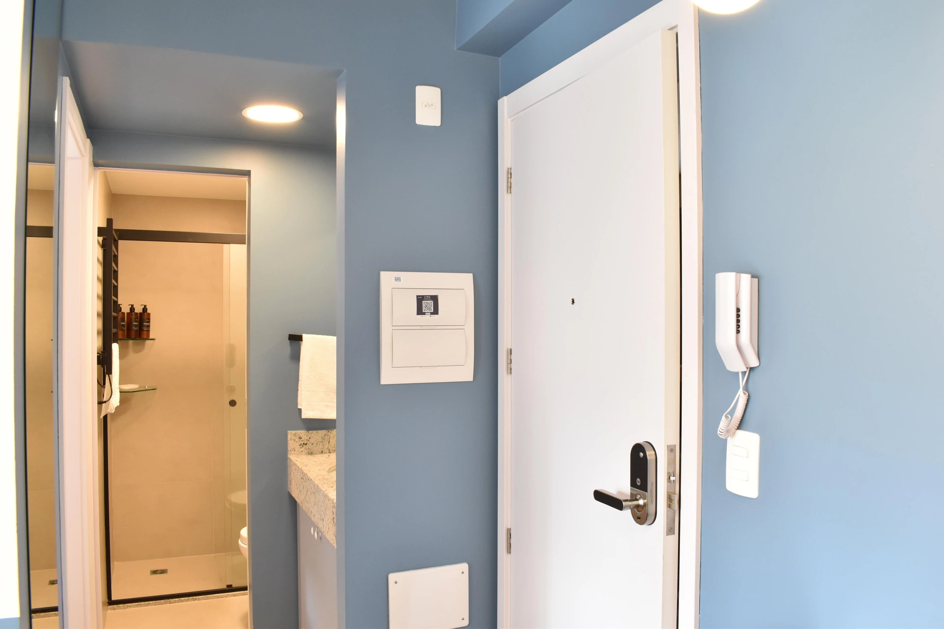 Studio de 28 m² com secadora e máquina de lavar — photo 30