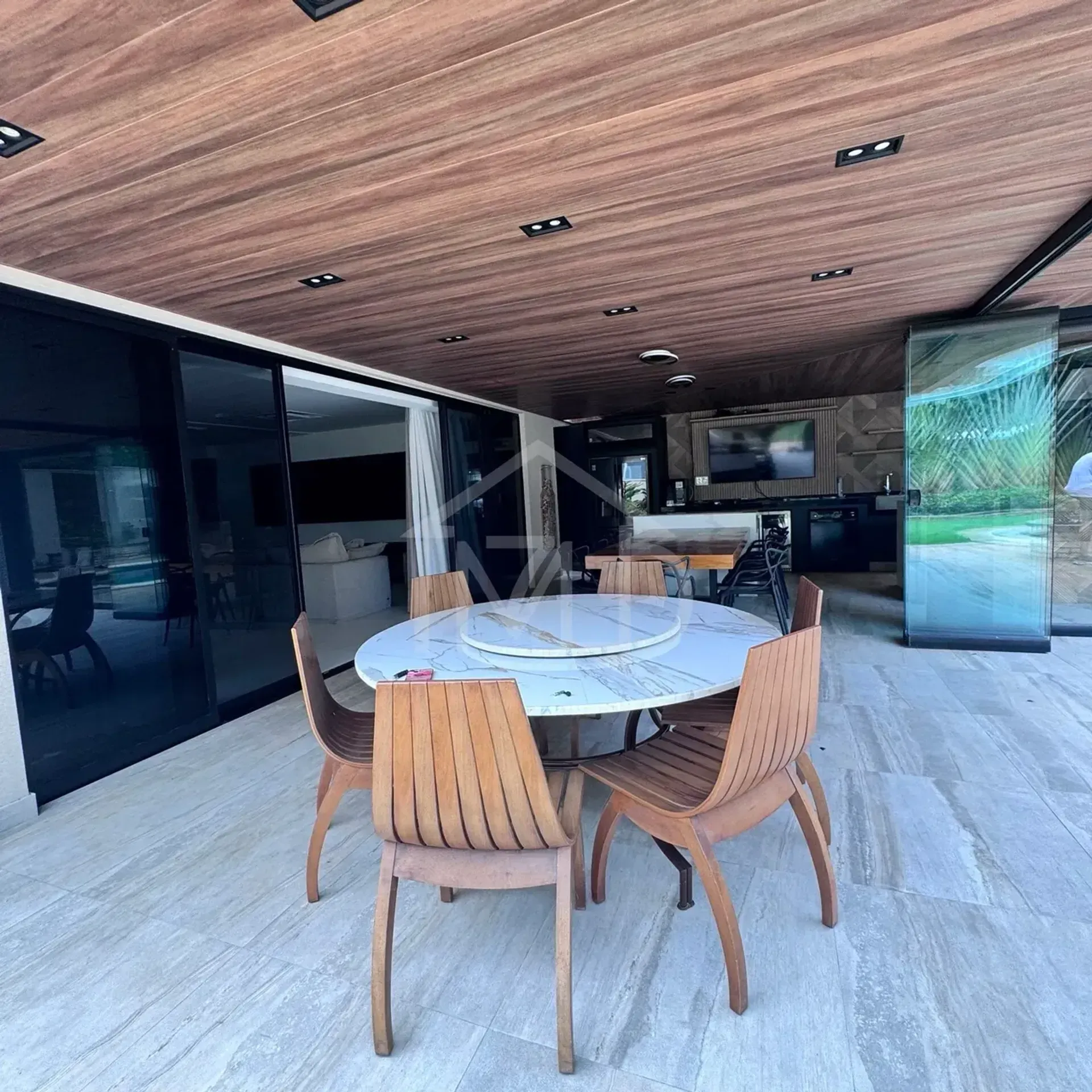 Furnished house with 4 bedrooms and 5 bathrooms, open kitchen — photo 11