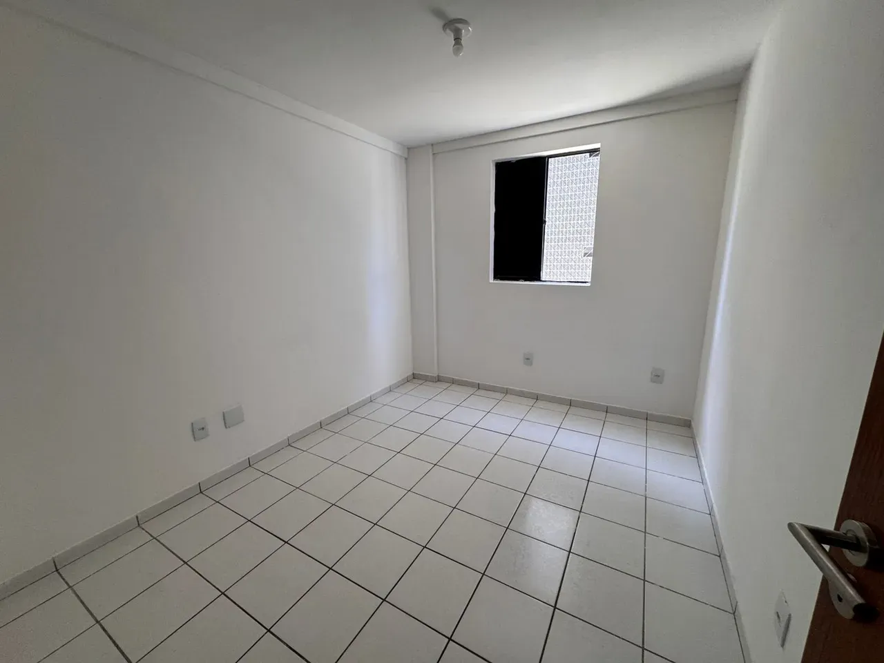Water view in a 4-bedroom apartment, 100 m² — photo 23