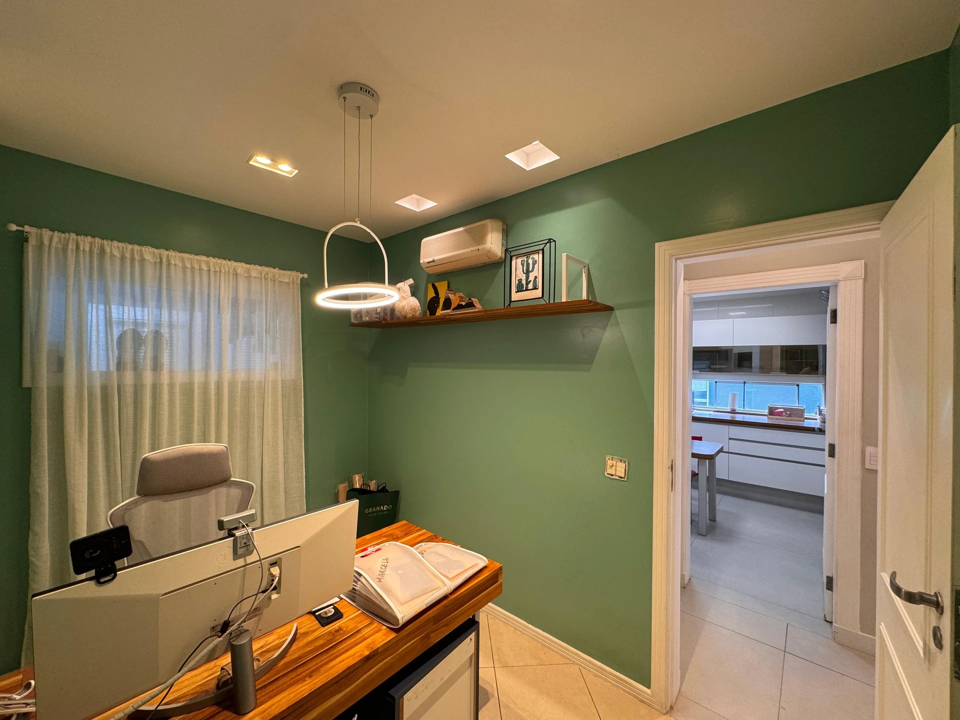 Furnished house, 550 m², with a bathtub — photo 50