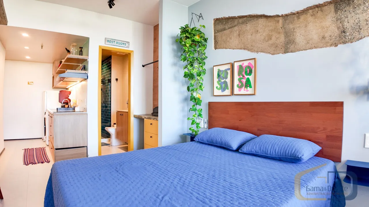 Furnished apartment with open-plan kitchen and glass shower — photo 3