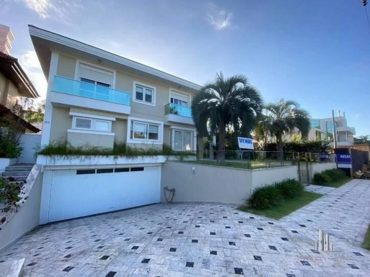 Washing machine in a 5-bedroom house, 420 m² — photo 16