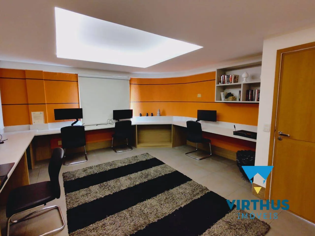 Furnished apartment, 102 m², with a grill on the balcony — photo 50