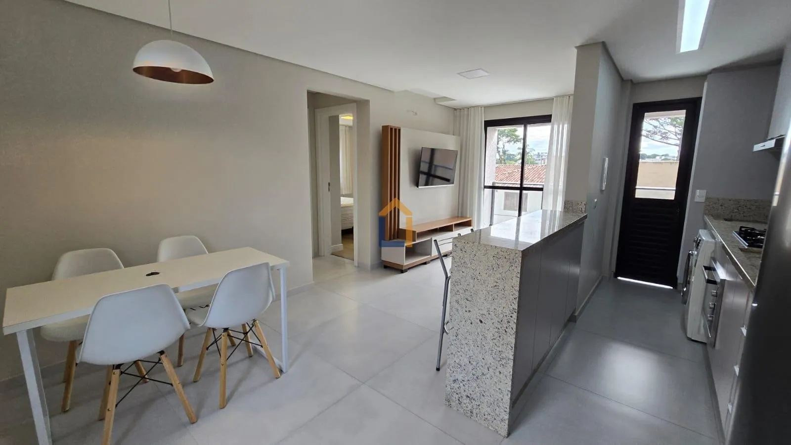 2-bedroom apartment with a washing machine in Curitiba