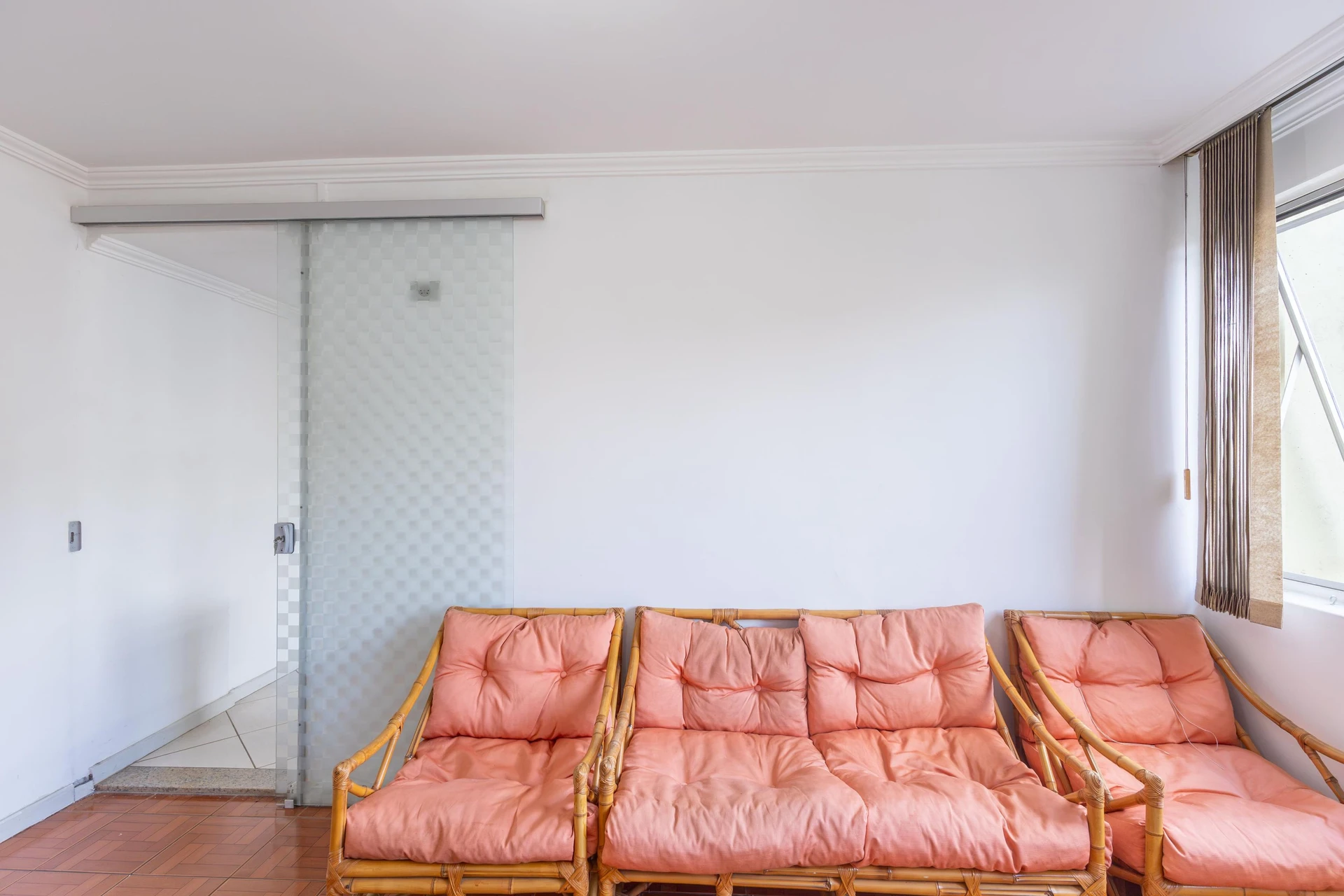 2-bedroom apartment with a washing machine in Curitiba