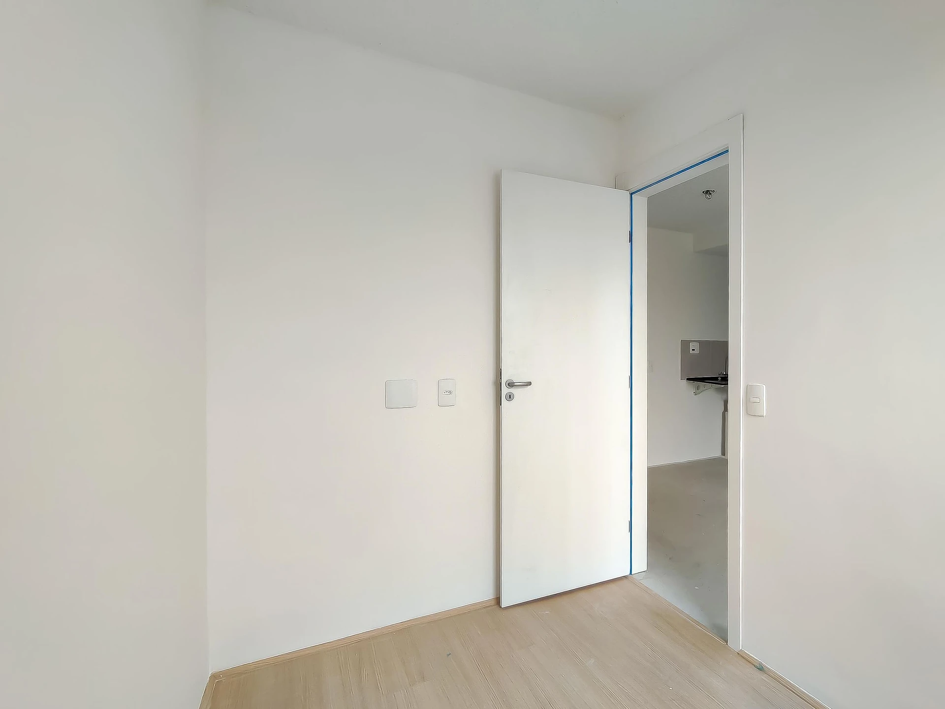 Apartment, 38 m², with a glass-enclosed balcony — photo 51