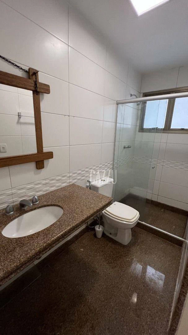 4-bedroom apartment in a building with a sauna — photo 25