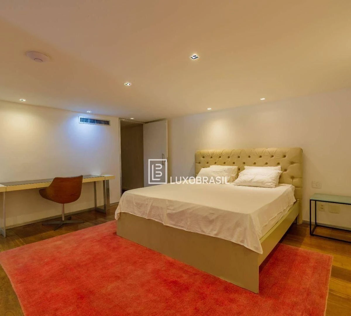 Furnished 800 m² house with 5 en-suite bedrooms — photo 42