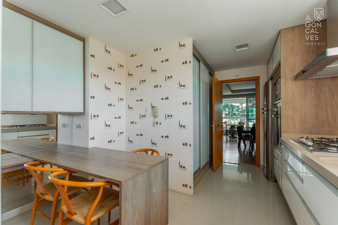 Furnished apartment with 3 bedrooms and open-plan kitchen — photo 18