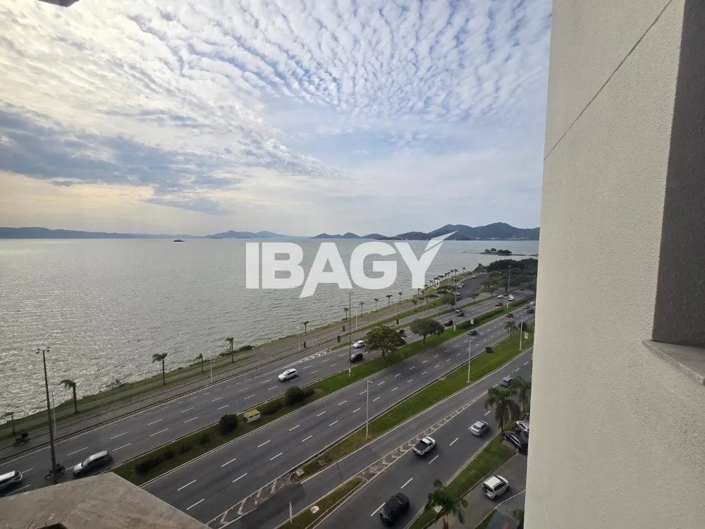 Furnished 512 m² apartment with a enclosed balcony — photo 41