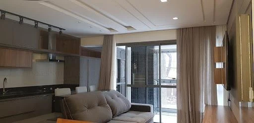 3-bedroom apartment with a glass-enclosed balcony — photo 2