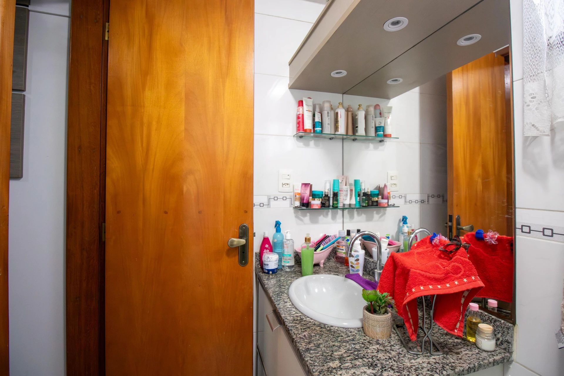 4-bedroom apartment with a balcony and 1 suite — photo 21