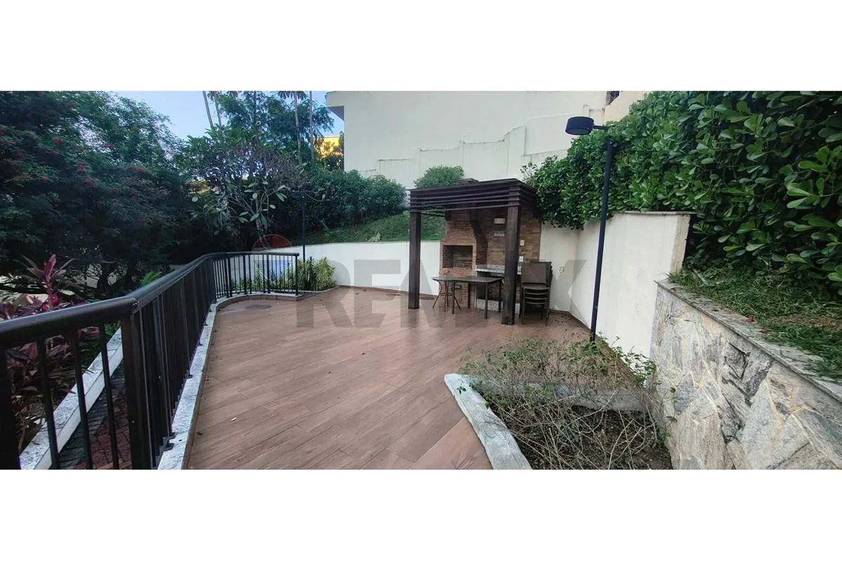 Penthouse with 3 bedrooms and a private pool on the terrace — photo 47