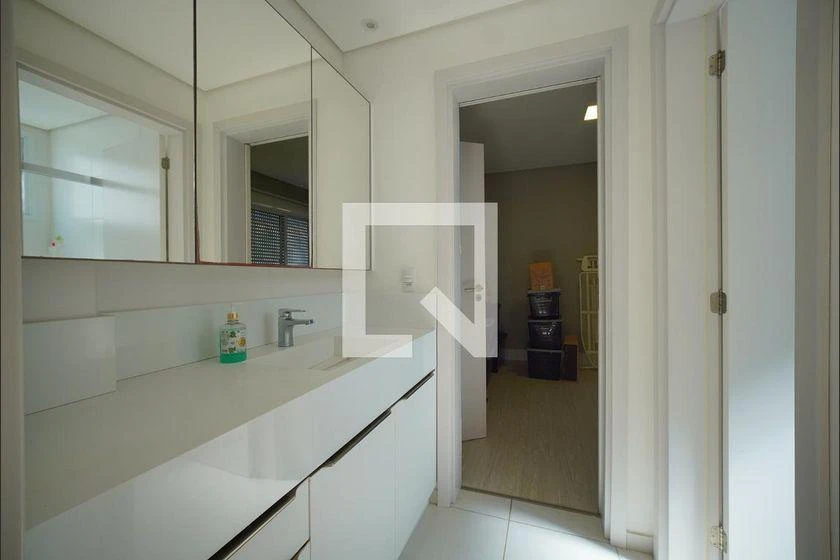 3-bedroom apartment with a water view in Florianópolis — photo 37