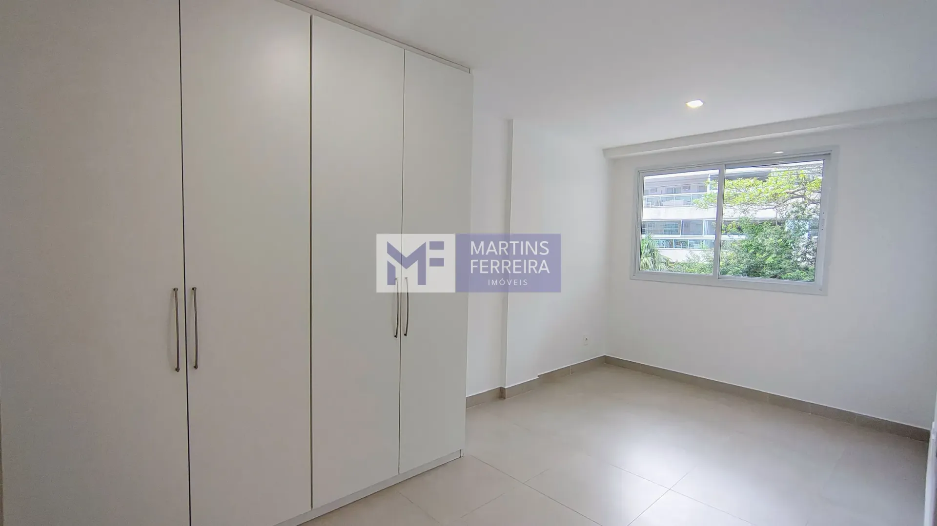 Балкон с грилем и 3 спальни: квартира 122 м² — photo 7