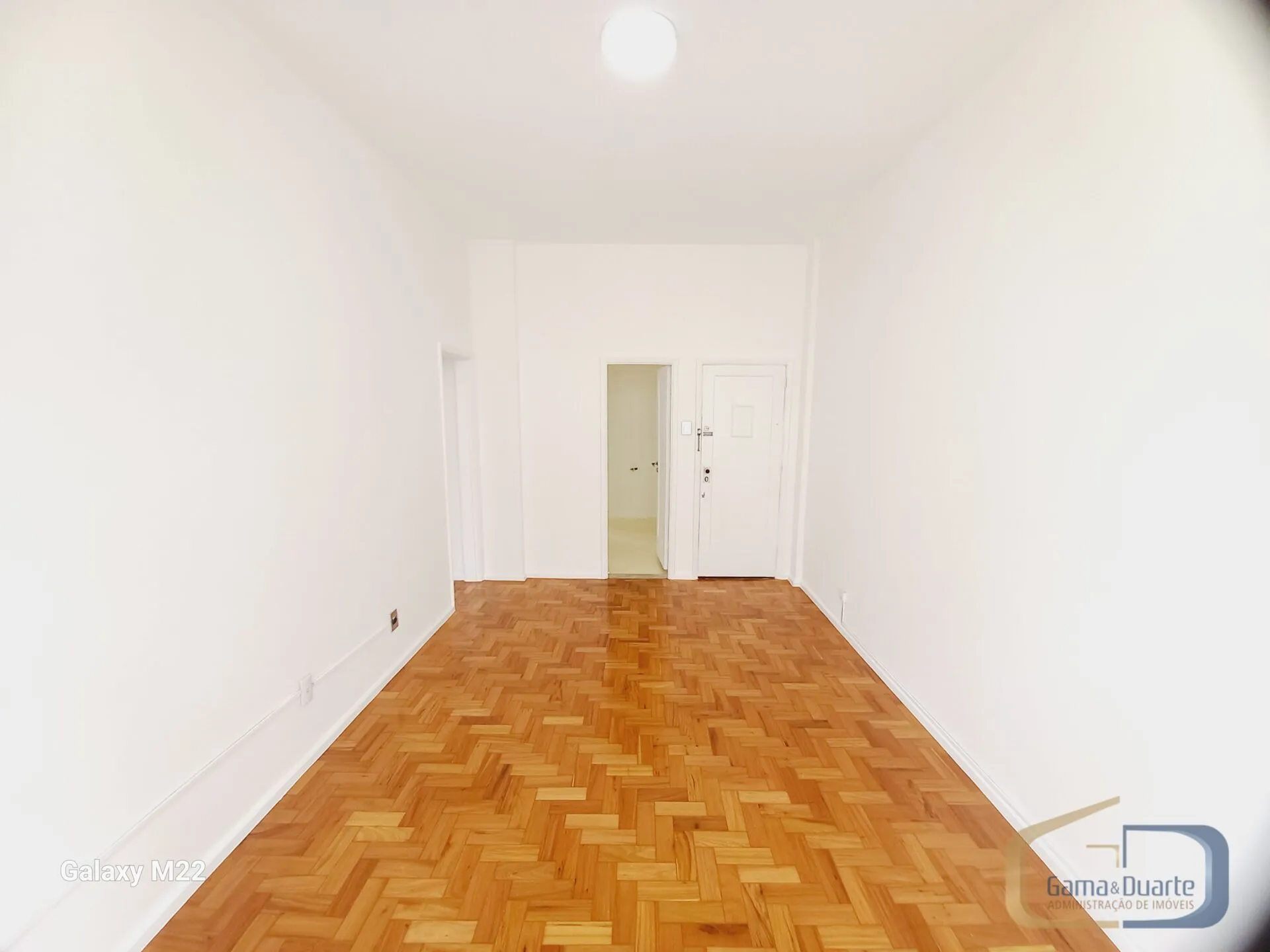 Apartment, 79 m², with wood or laminate floors — photo 25
